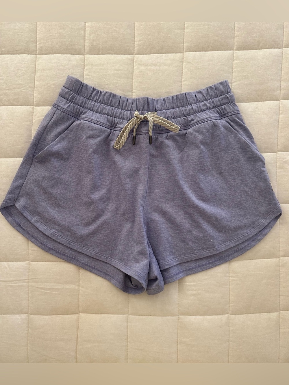 NWOT Vuori Clementine Short size small